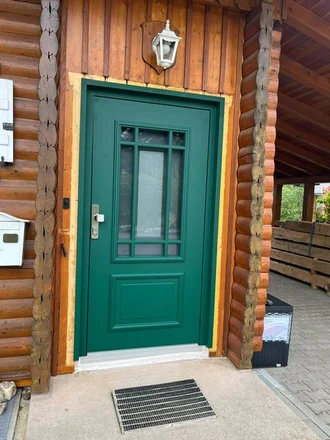 Moderne und sichere Inotherm-Haustüre mit hoher Wärmedämmung im Landhausstil